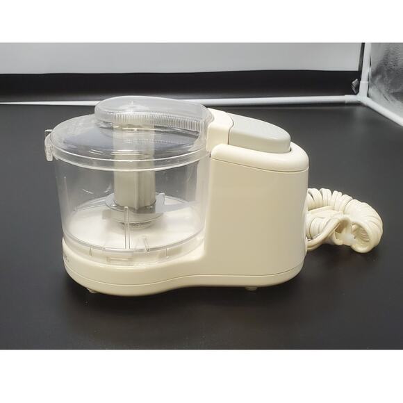 VINTAGE Black & Decker Small Handy Chopper Mincer HC2000 Mini Food Processor - Picture 1 of 6